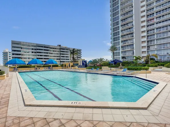 7601 E Treasure Dr, North Bay Village, FL