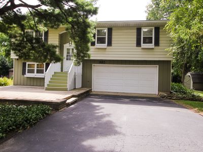 995 Meadow Ln, Elgin, IL, 60123
