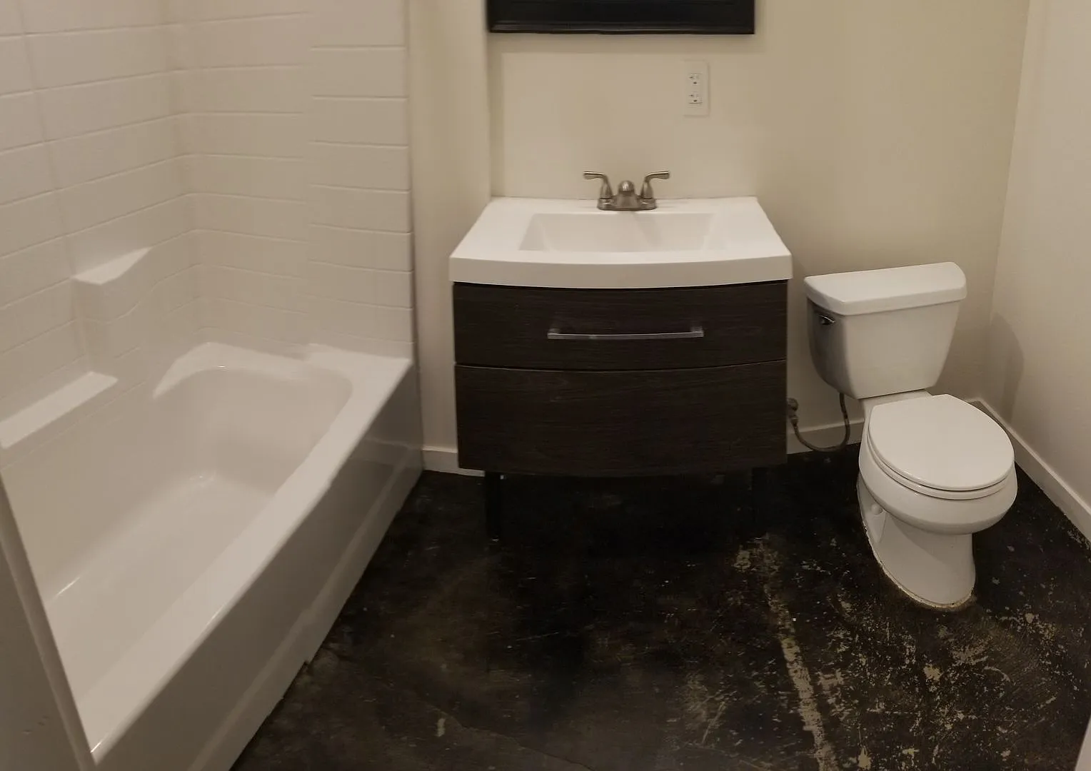 5 beds 6 baths across street from Cal Poly campus — Photo 4