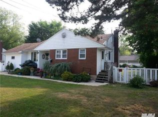 1438 Manatuck Blvd, Bay Shore, NY 11706
