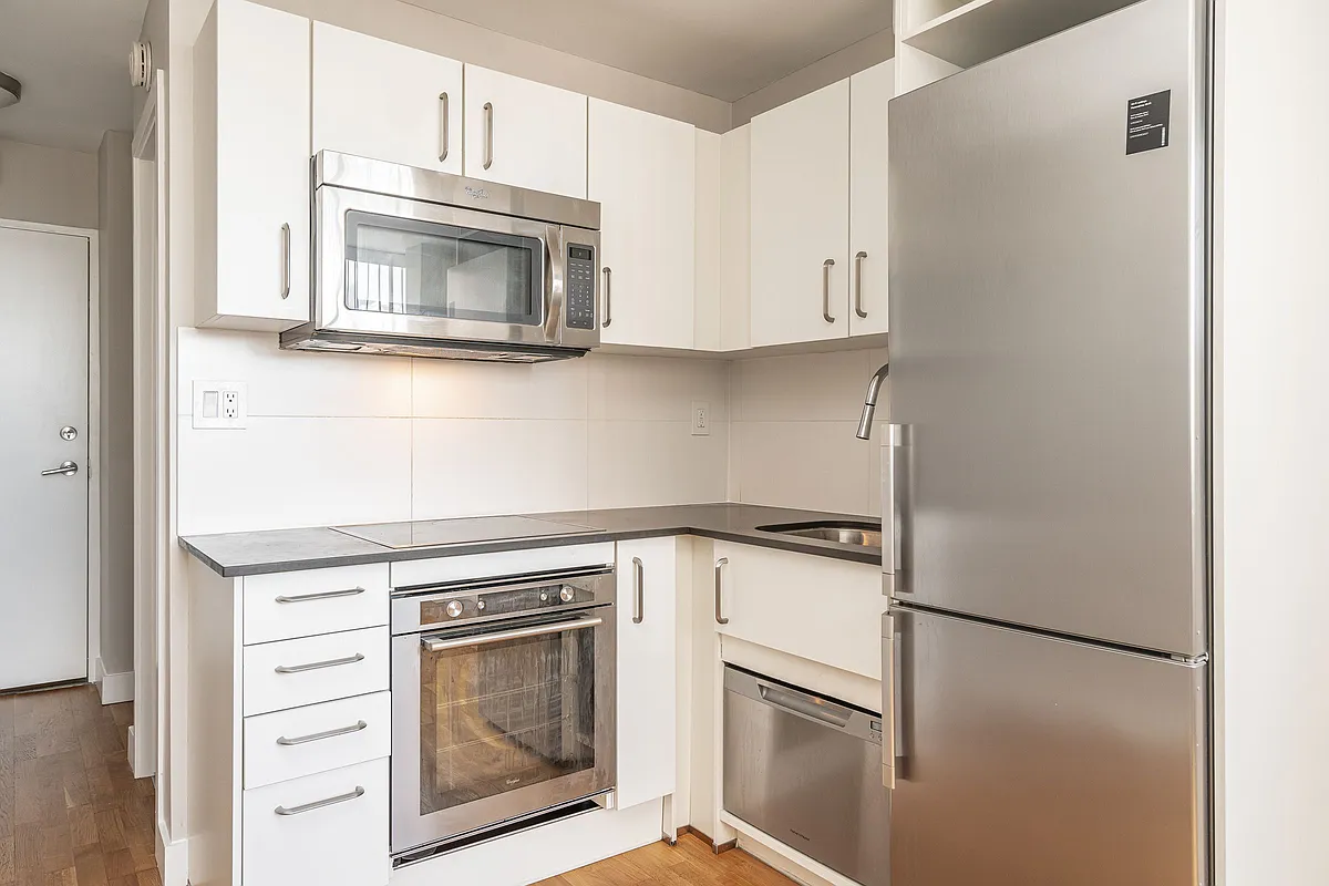 Building Photo - 730 Saint Clarens Ave