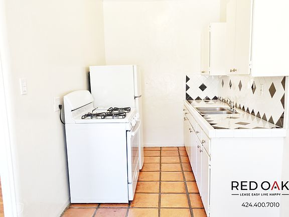 3rd image of 660 S Cochran Ave APT 204