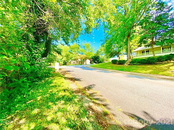 3rd image of 410 44th Avenue Dr NW