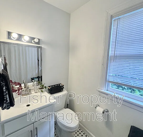 2205 Fenton St — Photo 13