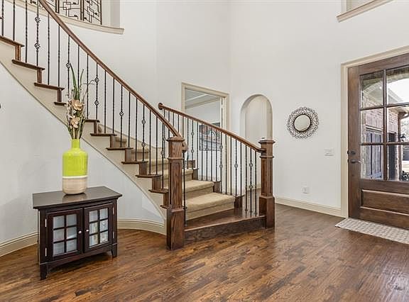 2nd image of 6482 Eden Valley Dr