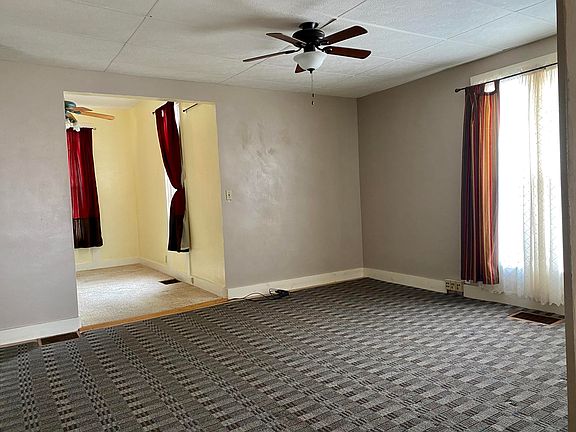 3rd image of 141 Orchard Dr
