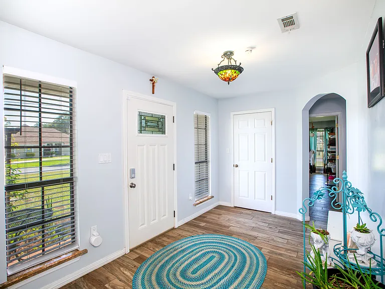 301 Cypress St — Photo 12