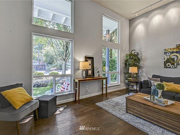 4th image of 4710 89th Ave W