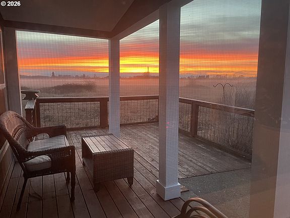 3rd image of 51398 SE Hood View Pl