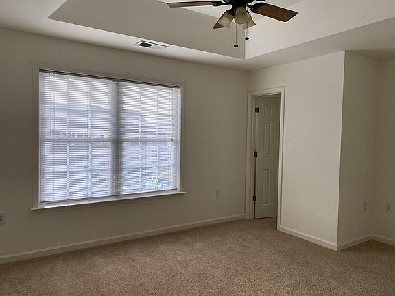 4th image of 59 Mabel Ln Unit 1
