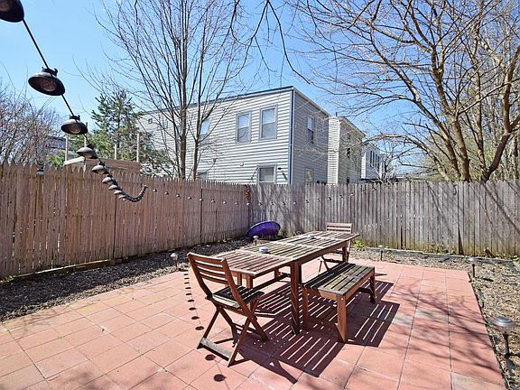 3rd image of 4165 Pitts Ave