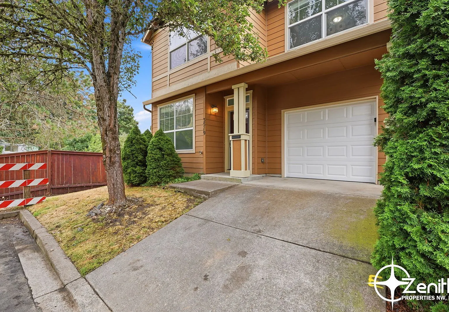 3 bed, 2.5 bath, 1776 sqft, $2,495 — Photo 2