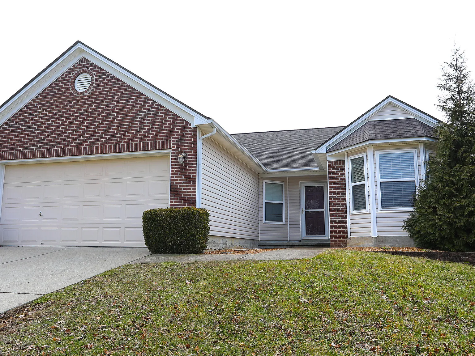 4 bed, 2.0 bath, 1601 sqft, $1,995 — Photo 2