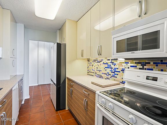 5th image of 787 Ocean Avenue #704
