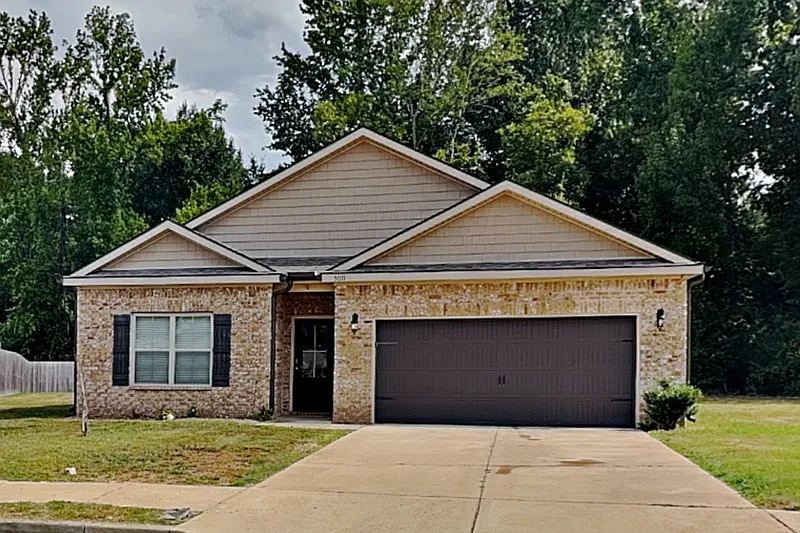 4 bed, 2.0 bath, 1774 sqft, $2,199 — Photo 1