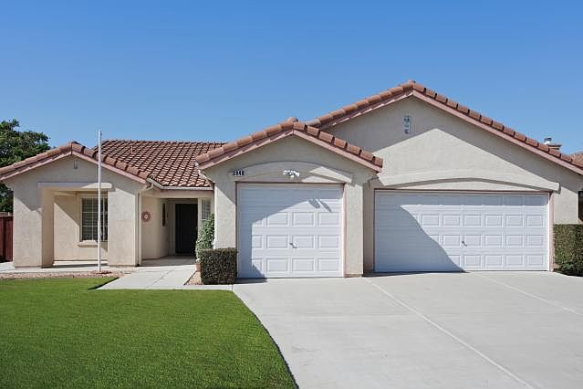1st image of 3940 Estancia Dr
