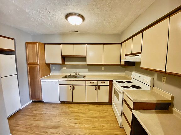 5th image of 5311 Boehm Dr APT D