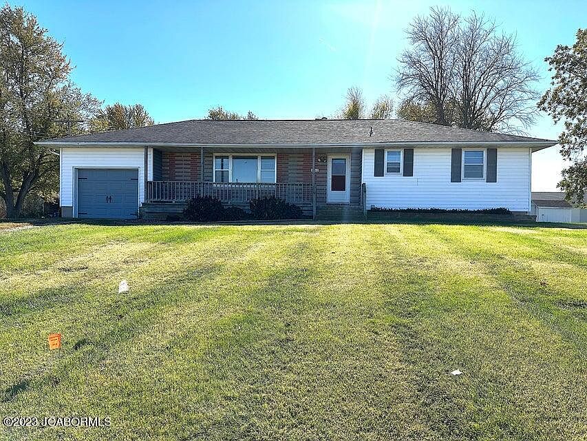 1st image of 902 Redwood Dr
