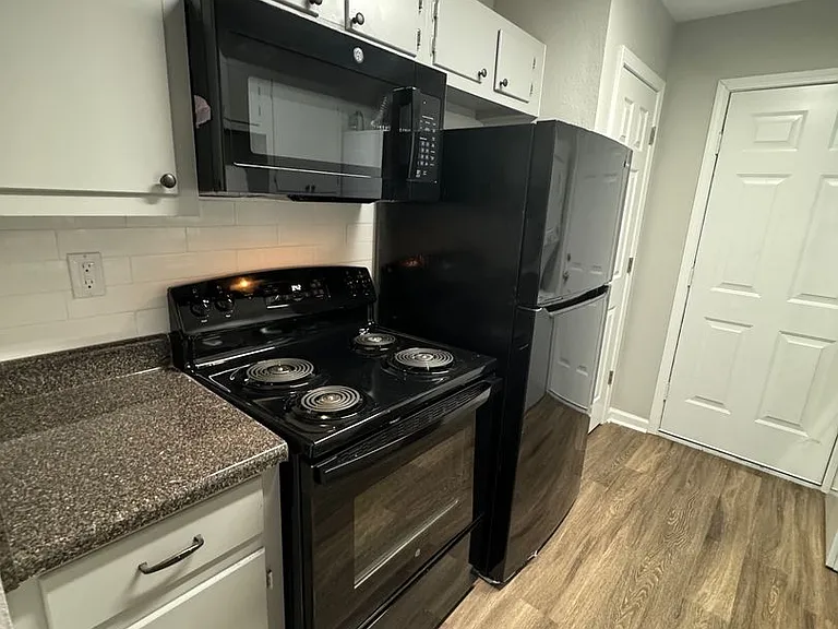 Getwell Pointe Apartments — Photo 23