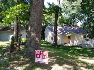 1320 Lakewood Ct, Decatur, IL 62526