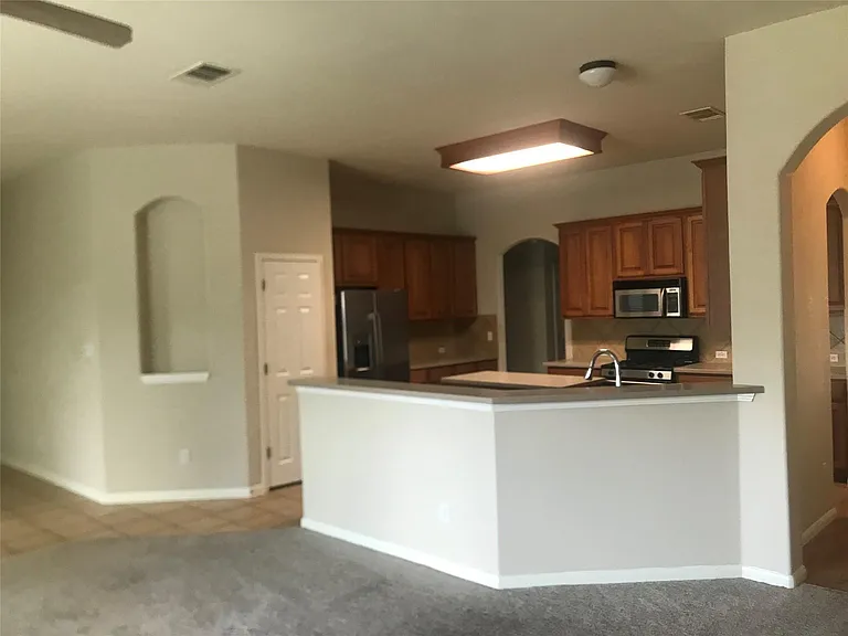 913 Rochester Castle Way — Photo 8
