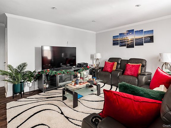 3rd image of 312 Richbell #C4