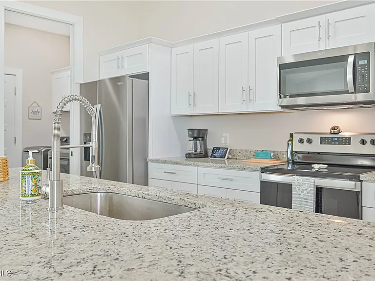 1137 SW 29th Ter — Photo 14