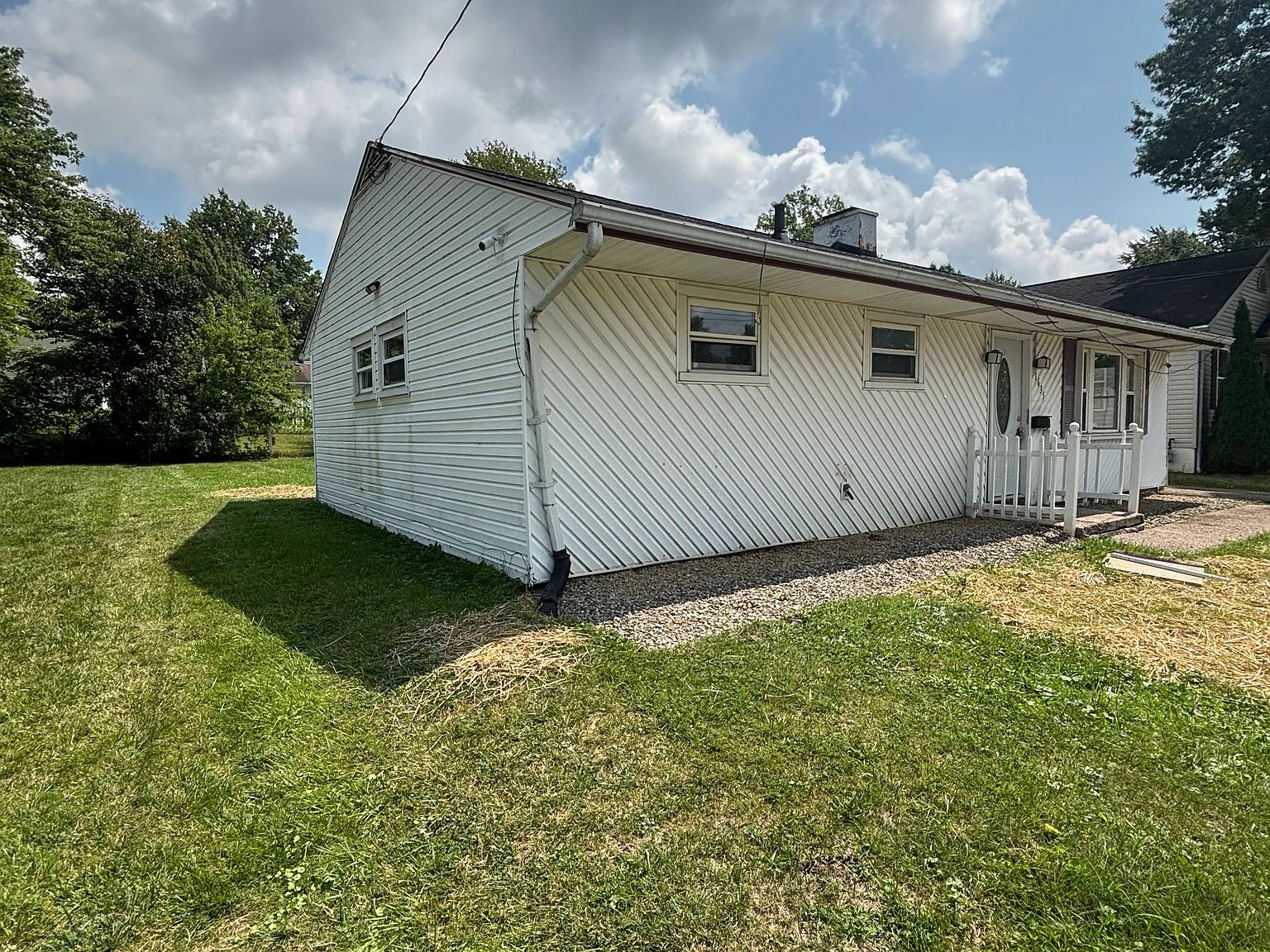 3 bed, 1.5 bath, 960 sqft, $1,175 — Photo 3