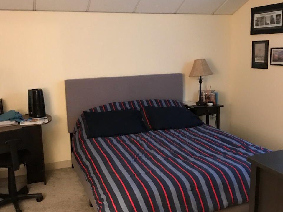2nd image of 98 Queensberry St APT A