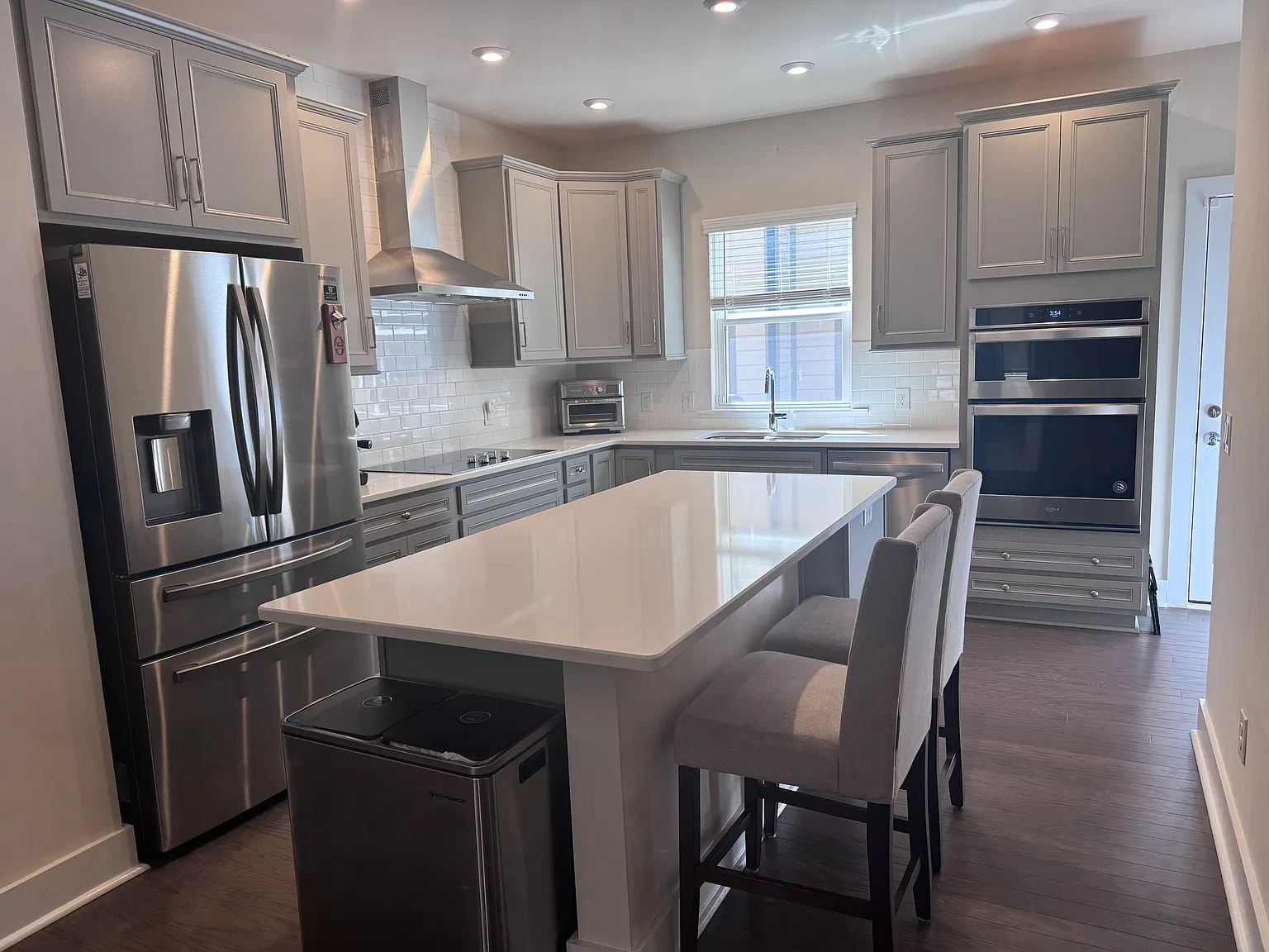 3 bed, 3.5 bath, 1813 sqft, $3,250 — Photo 4
