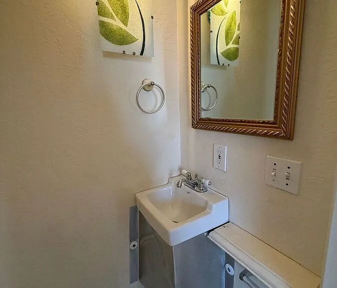 625 E Wilmington Ave — Photo 10