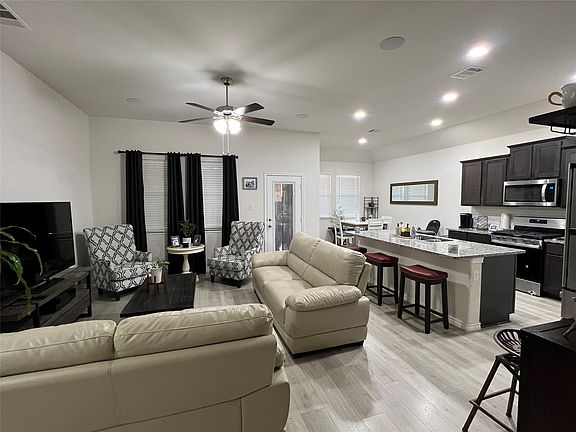 2nd image of 2908 Frio Rd