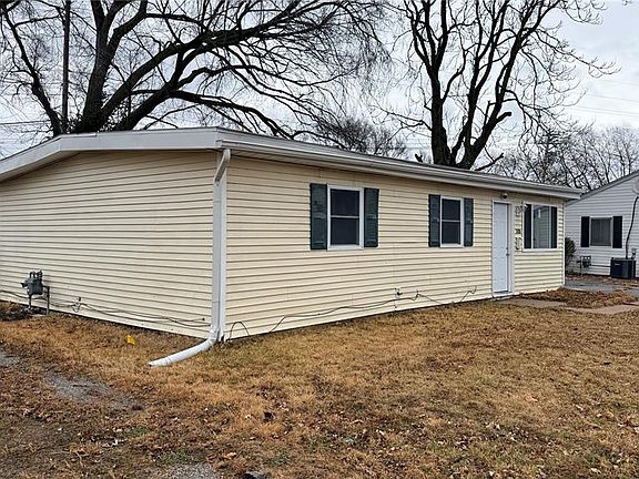 2nd image of 305 E 5th St