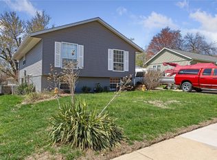 612 Olive Dr NW, Cedar Rapids, IA 52405