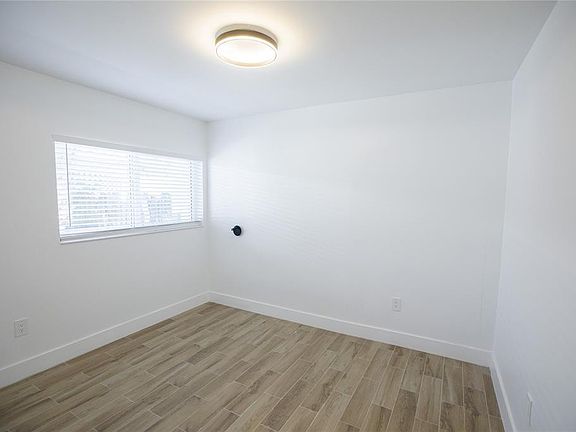 4th image of 1112 NE 17 Terrace