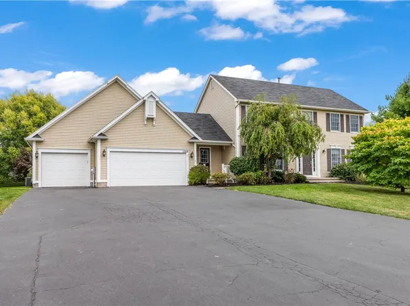 1568 Barrow Hl, Webster, NY 14580