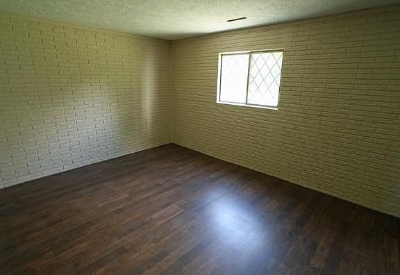 5th image of 24 Green Aster Dr
