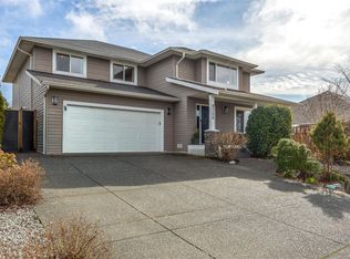 826 Grumman Pl, Comox, BC