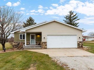 N1947 Mayflower Dr, Greenville, WI 54942