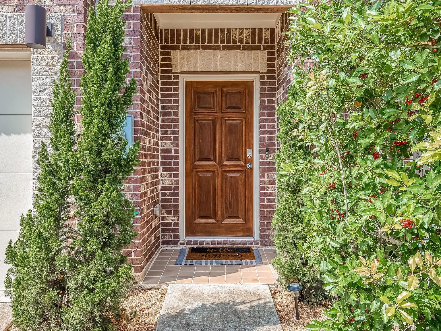 3 bed, 2.5 bath, 1714 sqft, $3,200 — Photo 3