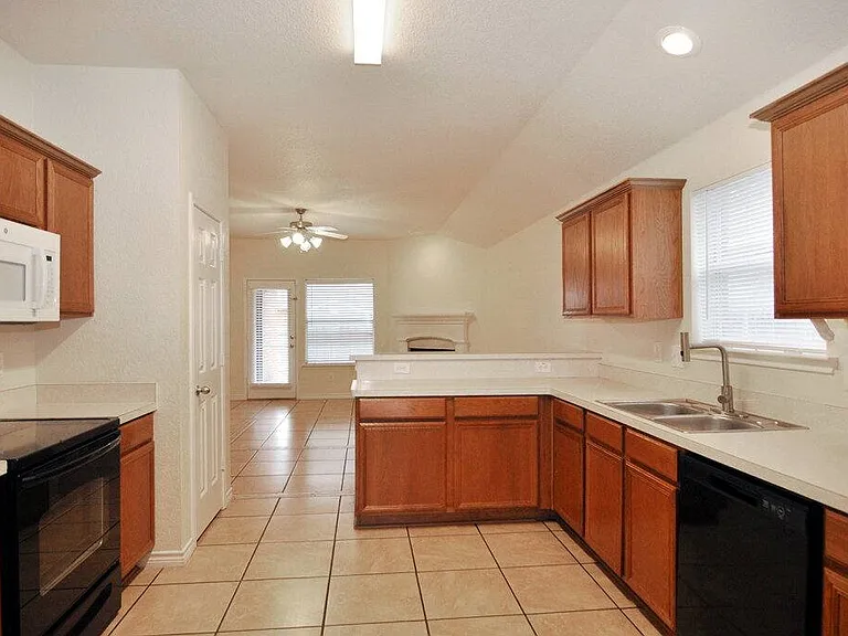 5324 Mirage Dr — Photo 6