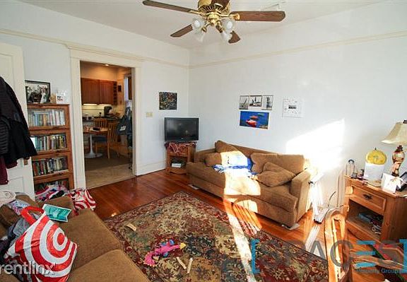 3rd image of 3744 W Diversey Ave