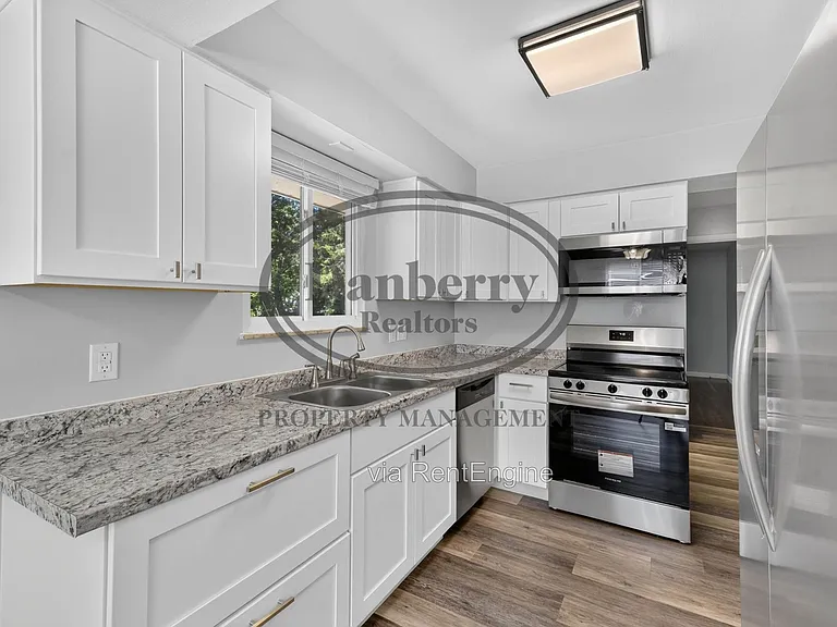 6946 Kinsman Dr — Photo 12