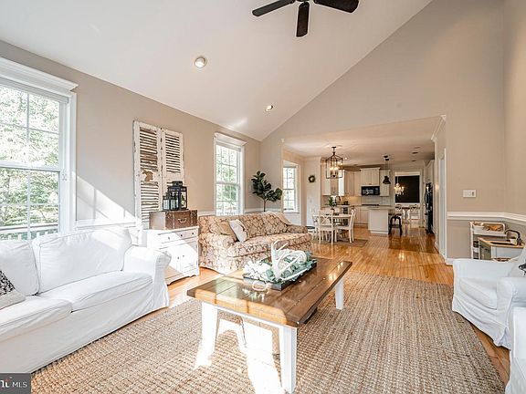 4th image of 11 Swan Lake Dr