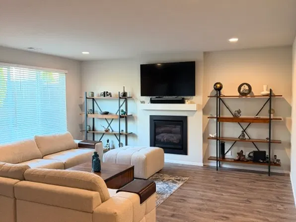 12450 SE Voyageurs Loop, Happy Valley, OR 97086
