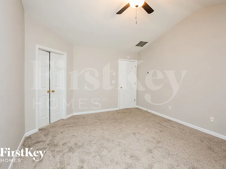 2410 Kirkstone Dr — Photo 10