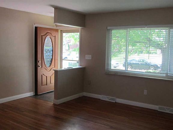 2nd image of 818 Niewahner Dr