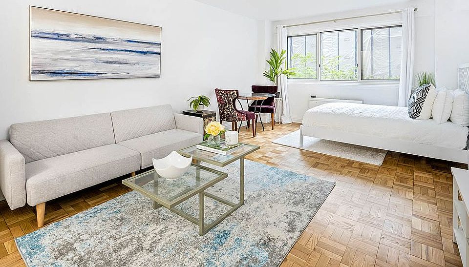 1st image of 401 E 65th St APT 3I