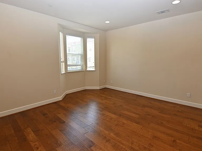6543 Tralee Village Dr — Photo 14