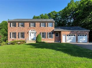 9 Still Pond Ter, West Nyack, NY 10994